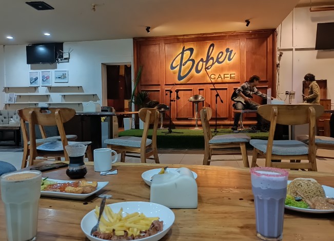 Bober Cafe linda Wardani