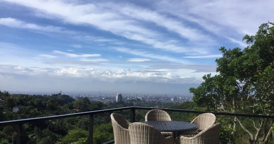 Rumah Miring via Instagram.com @rumah_miring_bandung