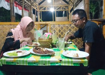 Gurami Bakar Pak Roni AKUKI KARIMOTO