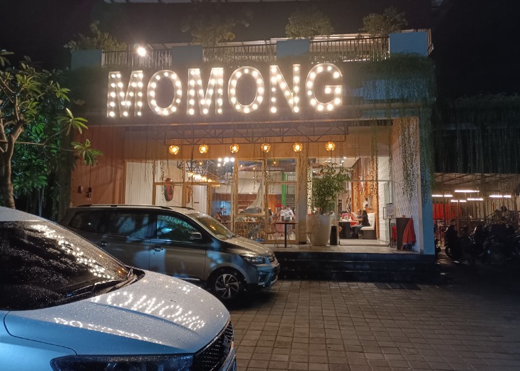 Momong Resto Ginanjar Abdurrahman
