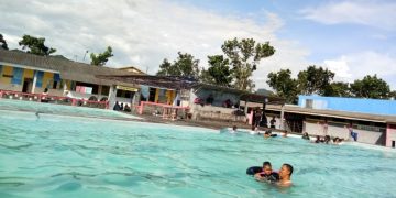 Swimming Pool Panjatan mama nyie