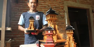 Kerajinan Limbah Kayu