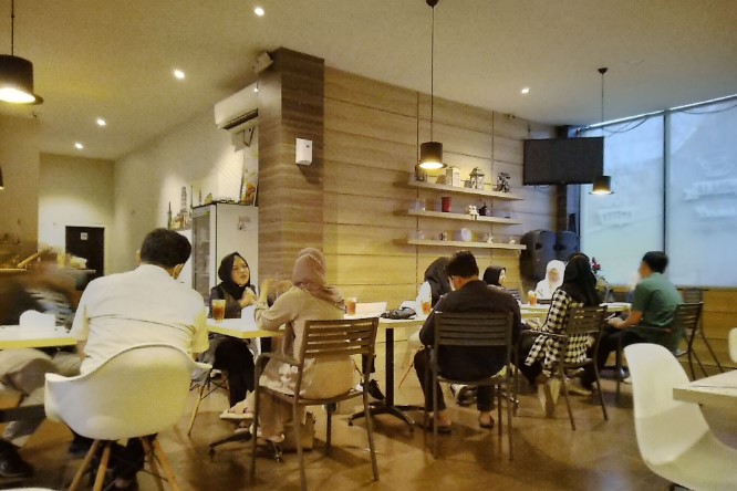The Classio Cafe Rifki Jingga