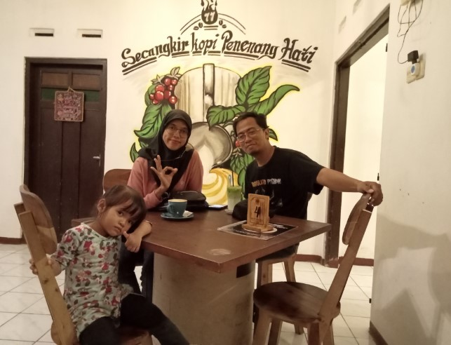 KEDAI KOPI TOEJOE TOEJOE Kus Diah Puspaningrum