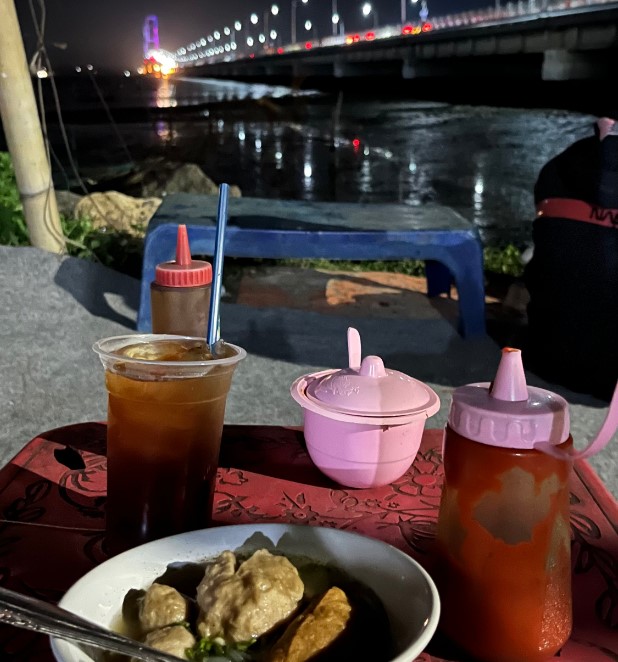 Cafe Bawah Jembatan Suramadu Fadhilatur R