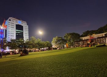 Alun-alun Bandung Lenny Romauli