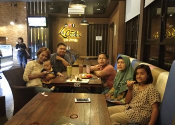 La Costa Cafe and Restaurant Redzky Yoga