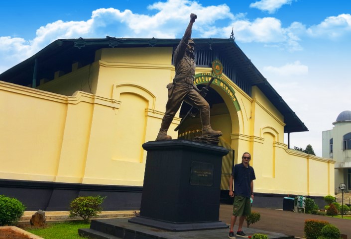 Museum & Monumen PETA Benny Aksan