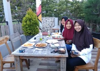 Balcony Resto And Cafe Adelline Tann