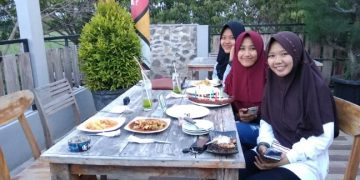 Balcony Resto And Cafe Adelline Tann