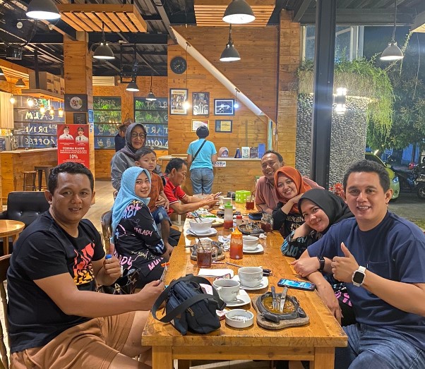 Cengkir Klopo Coffee And Resto aji lumaksono