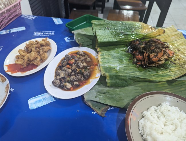 Lalapan Dan Seafood Cak Der Intan