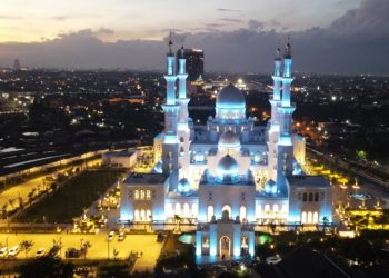 Masjid Raya Sheikh Zayed Achmad Imron