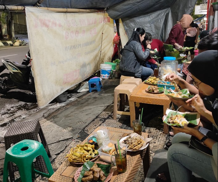 Nasi Ayam Bu Jawi rizal ariawan rizaldi