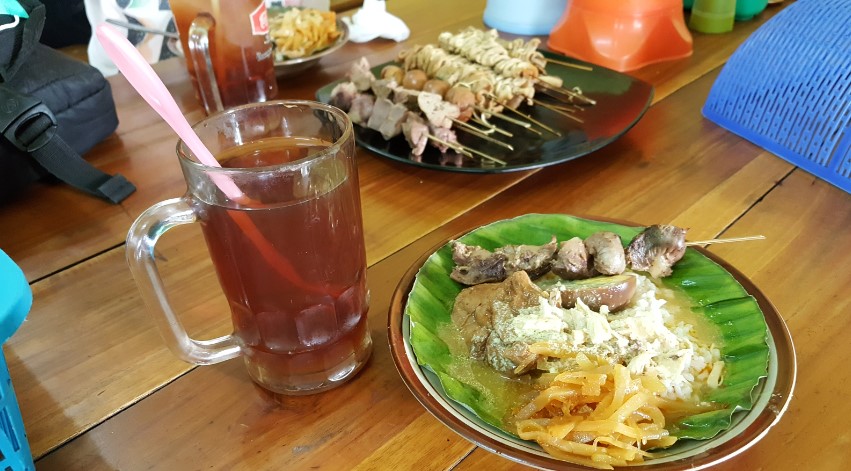 Nasi Ayam Kemuning Mbak Jum Hadi Wijaya