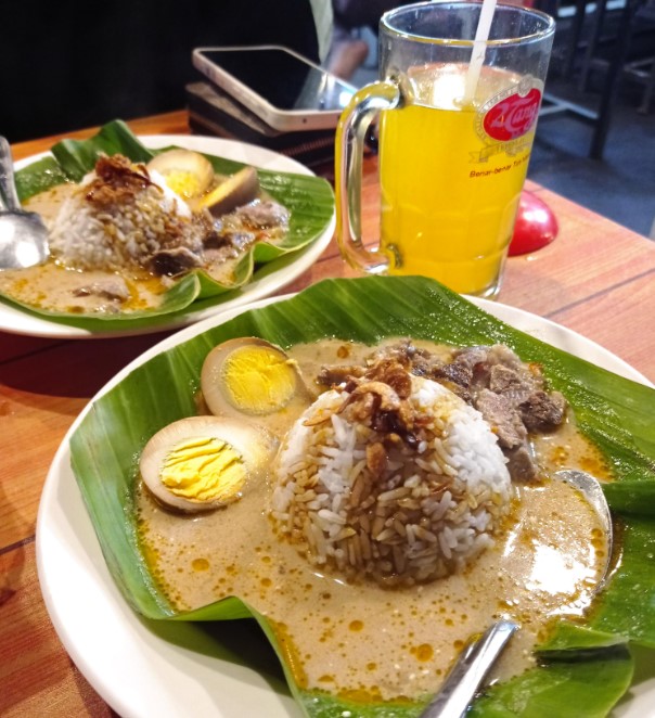 Nasi Gandul anak jarwo Cijantung Pasar Rebo Pawonnya_Lia