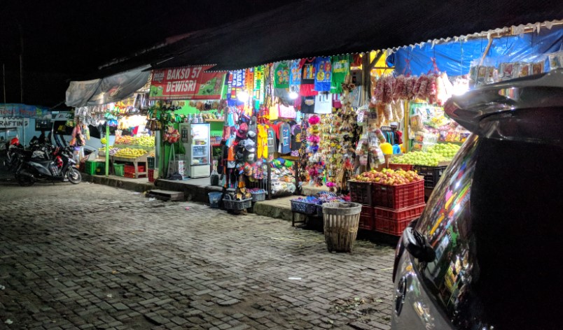 Pasar Oleh Oleh Dewi Sri Ikhlaashul Muaasyiqiin