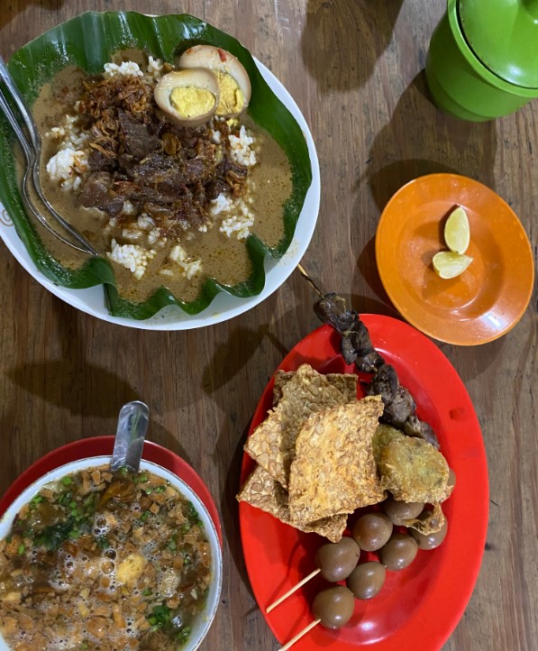 Soto Kudus Ayam Kampung Nasi Gandul Mbah Di Siwi Hastami