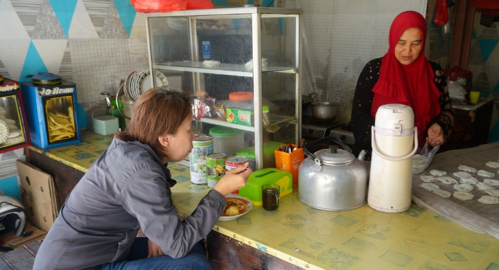 Warung Laksa Emak Hj. Uan Rudyanto A. Wibisono