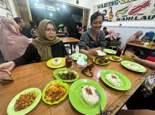 Warung Lamongan CAK RIE Imania Kholidah