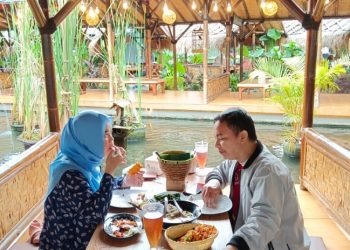 Kampung Kecil Kedoya Puri Kembangan Aan Sutianah