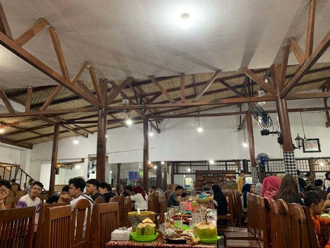 RM Risma seafood (Pasar Ikan Pangandaran) Ichlas Damar