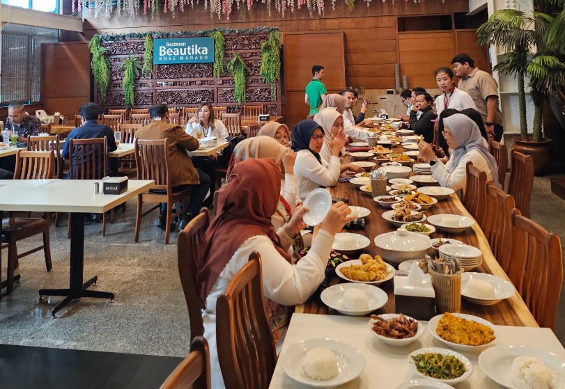 Restoran Beautika Khas Manado - Abdul Muis Theresia Handayani