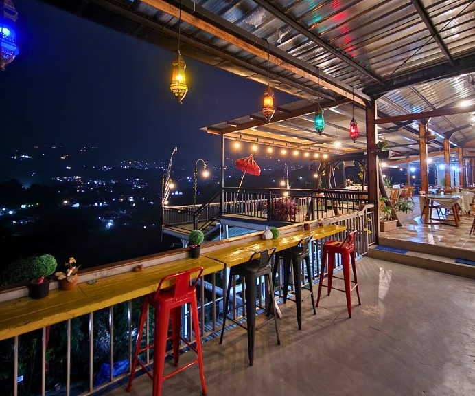 Breeve Hills resto & cafe