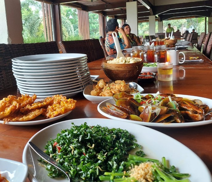 De' Leuit Sensasi Nasi Jambal Dapur Kintamani