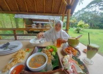 Gurame Cobek Mang Dayat Yasmin Asminah Nana