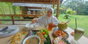 Gurame Cobek Mang Dayat Yasmin Asminah Nana