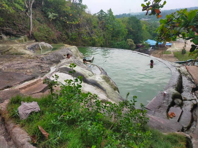 Kolam Pemandian Air Panas Gn Panjang sadayuki matsuoka