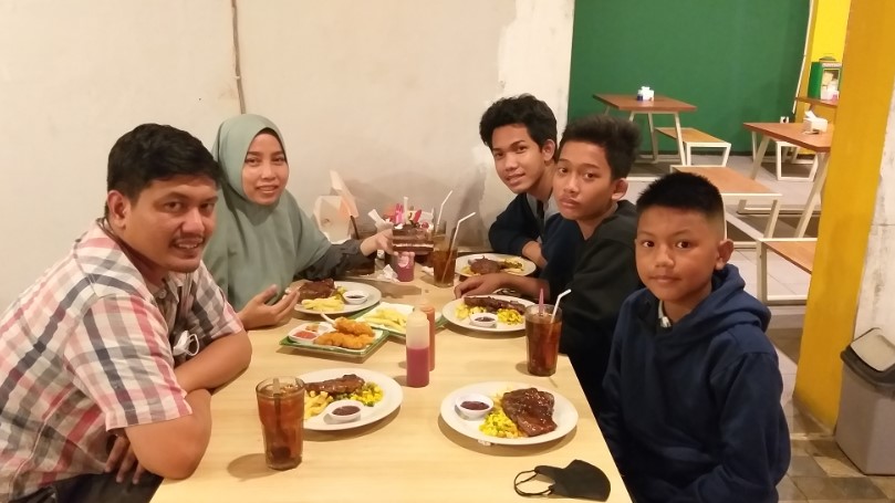 Obonk Steak & Ribs Buaran Ika Nadhif alghifari