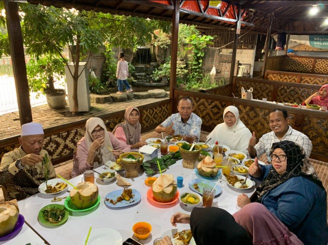 Restaurant Ibu Hj. Kokom Muhammad Irzani Nuzal