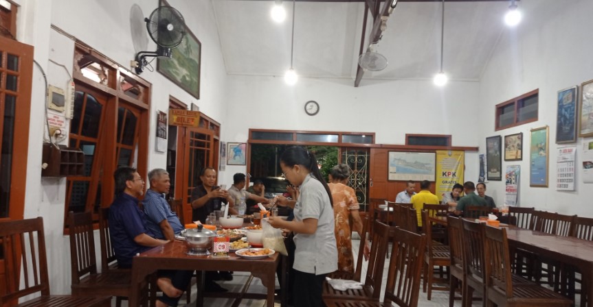 Rumah Makan Hien FD Kusnoaji