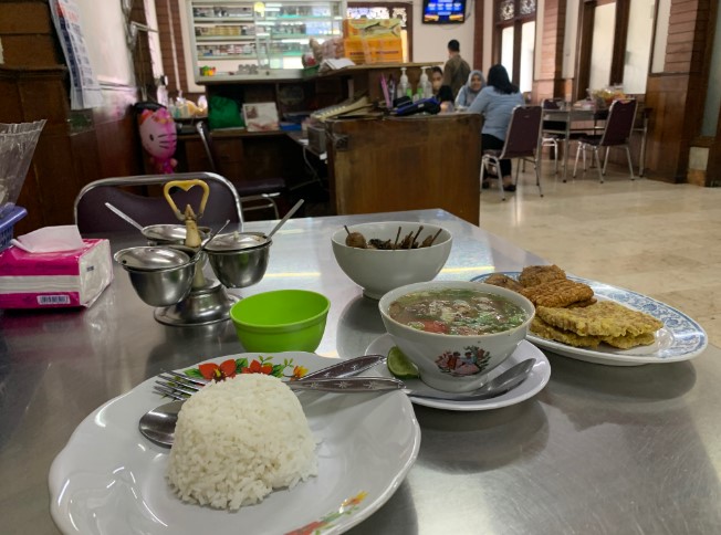 Rumah Makan Soto Bangkong Erwin Yogaswara