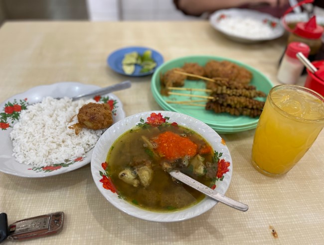 12 Warung Soto di Jakarta Selatan Paling Enak & Legendaris!