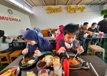 Steak Ranjang Dipatiukur - Steak Enak di Bandung Yuli Sugiantini