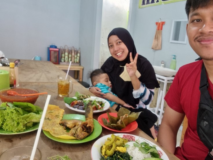 Warung Nasi Khas Sunda ENDAH Fahriza Luthfiandi