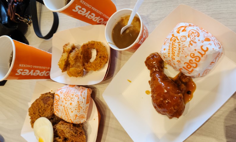 Popeyes Skyline Nadya Arsanti Putri